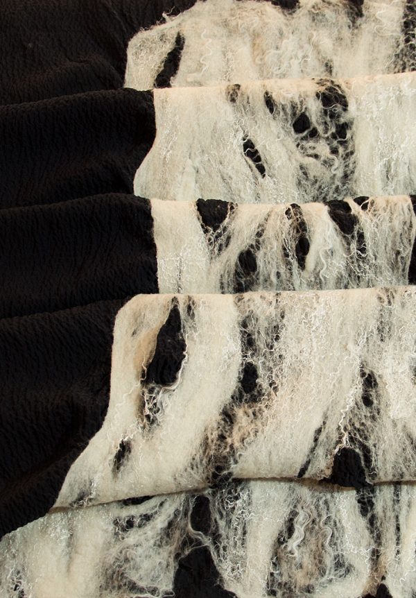 Scarf of felt and fabric