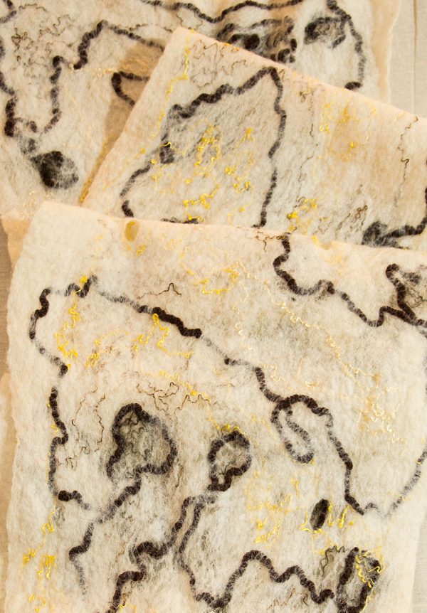 Scarf of felt and fabric