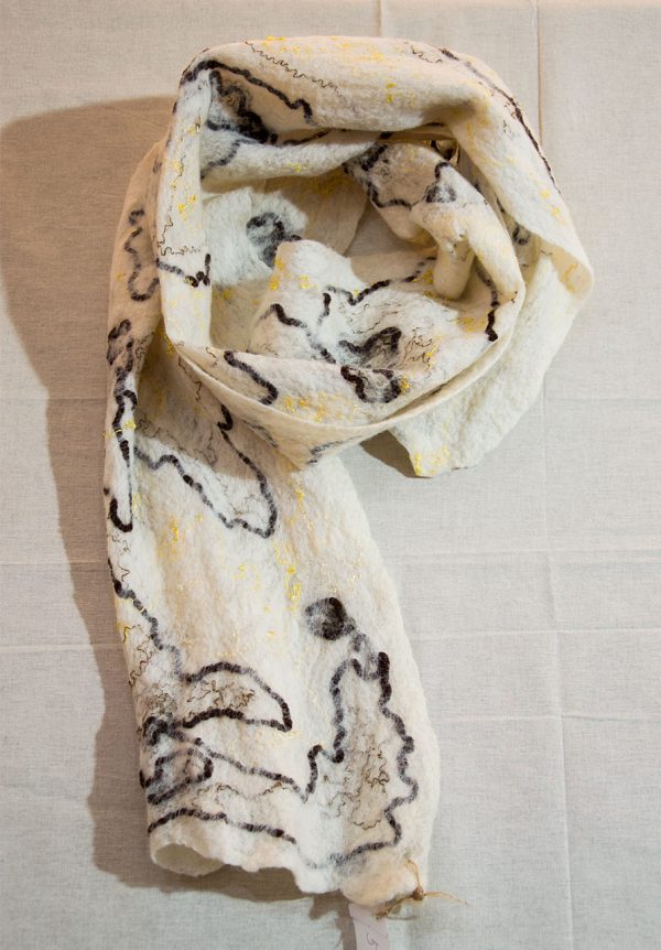 Scarf of felt and fabric