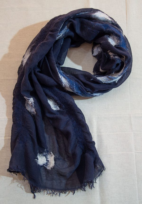 Scarf of felt and fabric