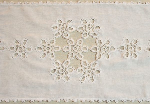 table-runner with hand-knitt lace