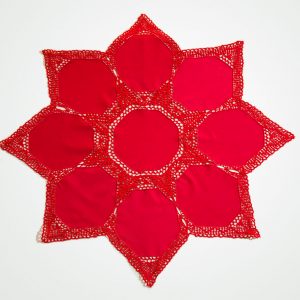 christmass tablecloth with hand-knitt lace