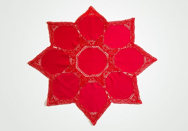christmass tablecloth with hand-knitt lace